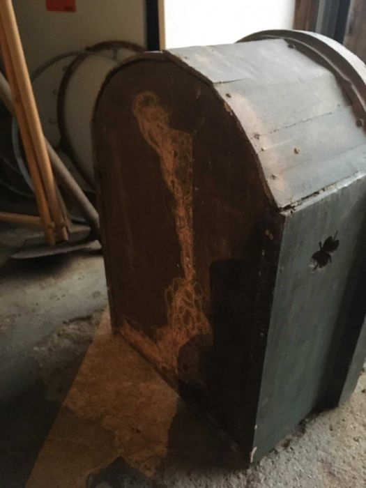 Móvel de madeira de relógio antigo