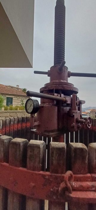 Prensa com macaco hidraulico de 600 bar