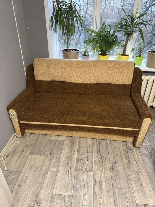 Продам диван в нормальном состоянии