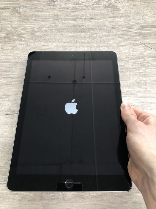 Apple iPad 6 2018 a1893 планшет на запчастини