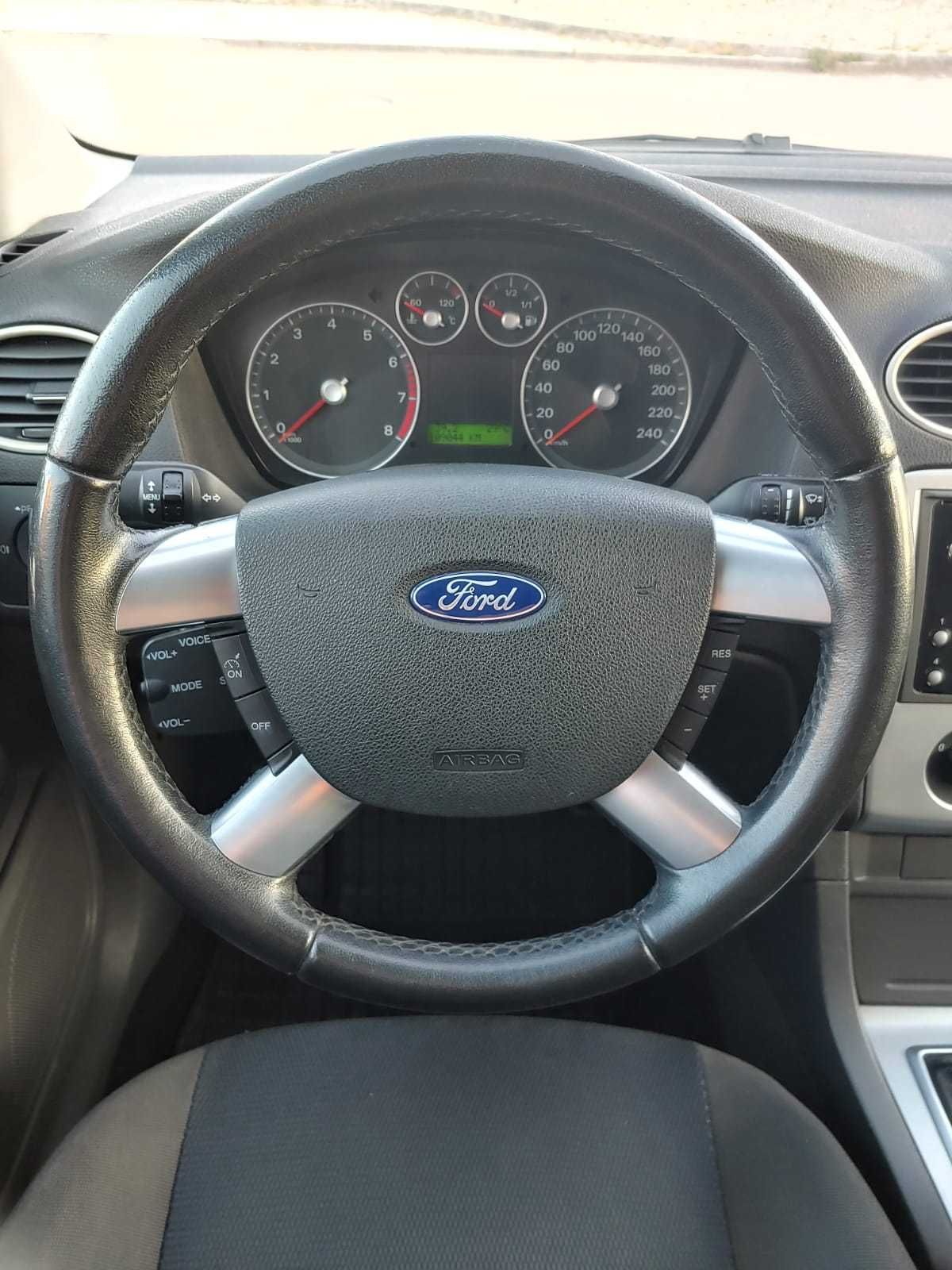 Ford Focus Gasolina 1.4 "quase" Como Novo
