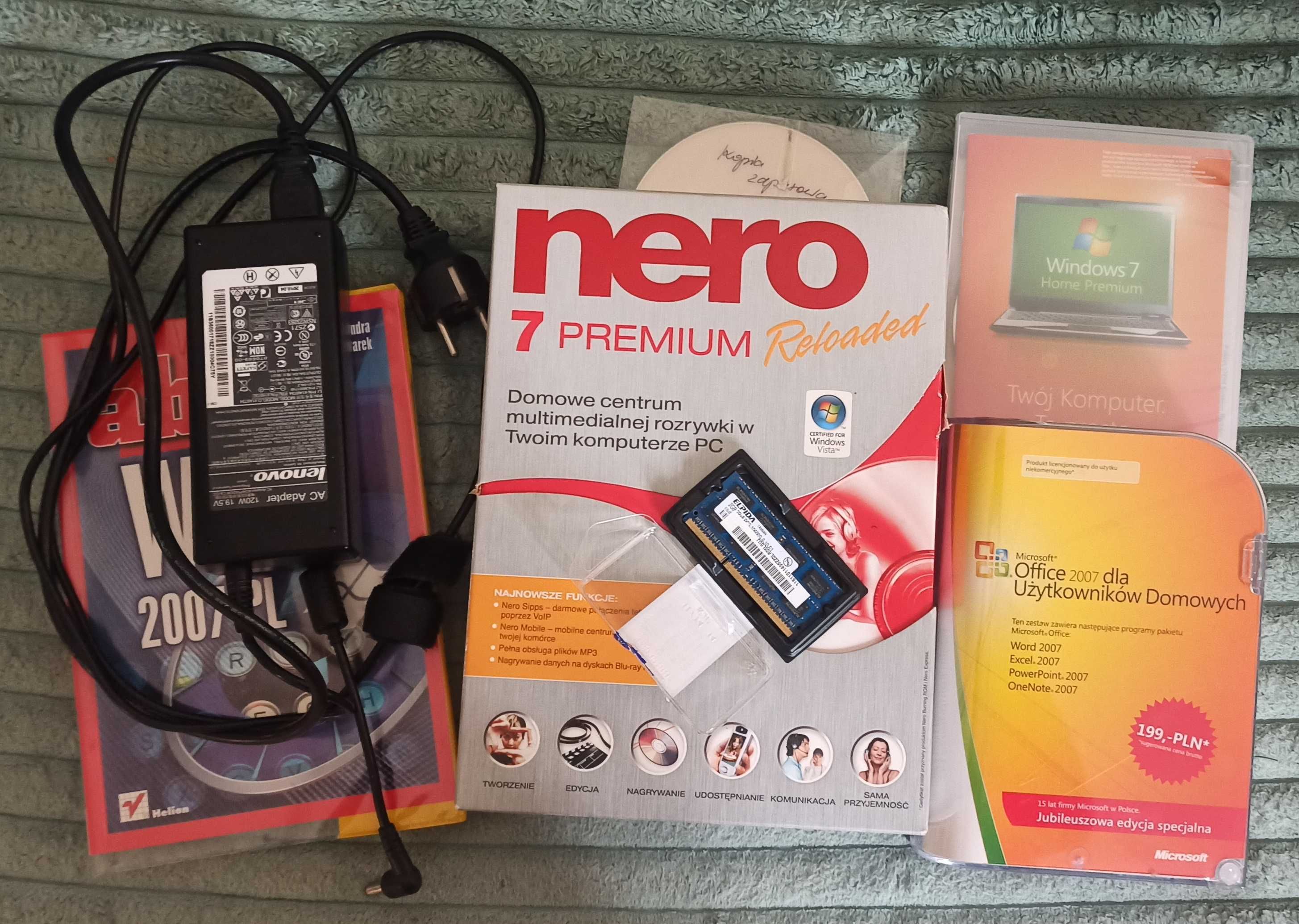 Laptop Lenovo IdeaPad Y560 +Windows 7HP +Office 2007 +Nero 7  +teczka