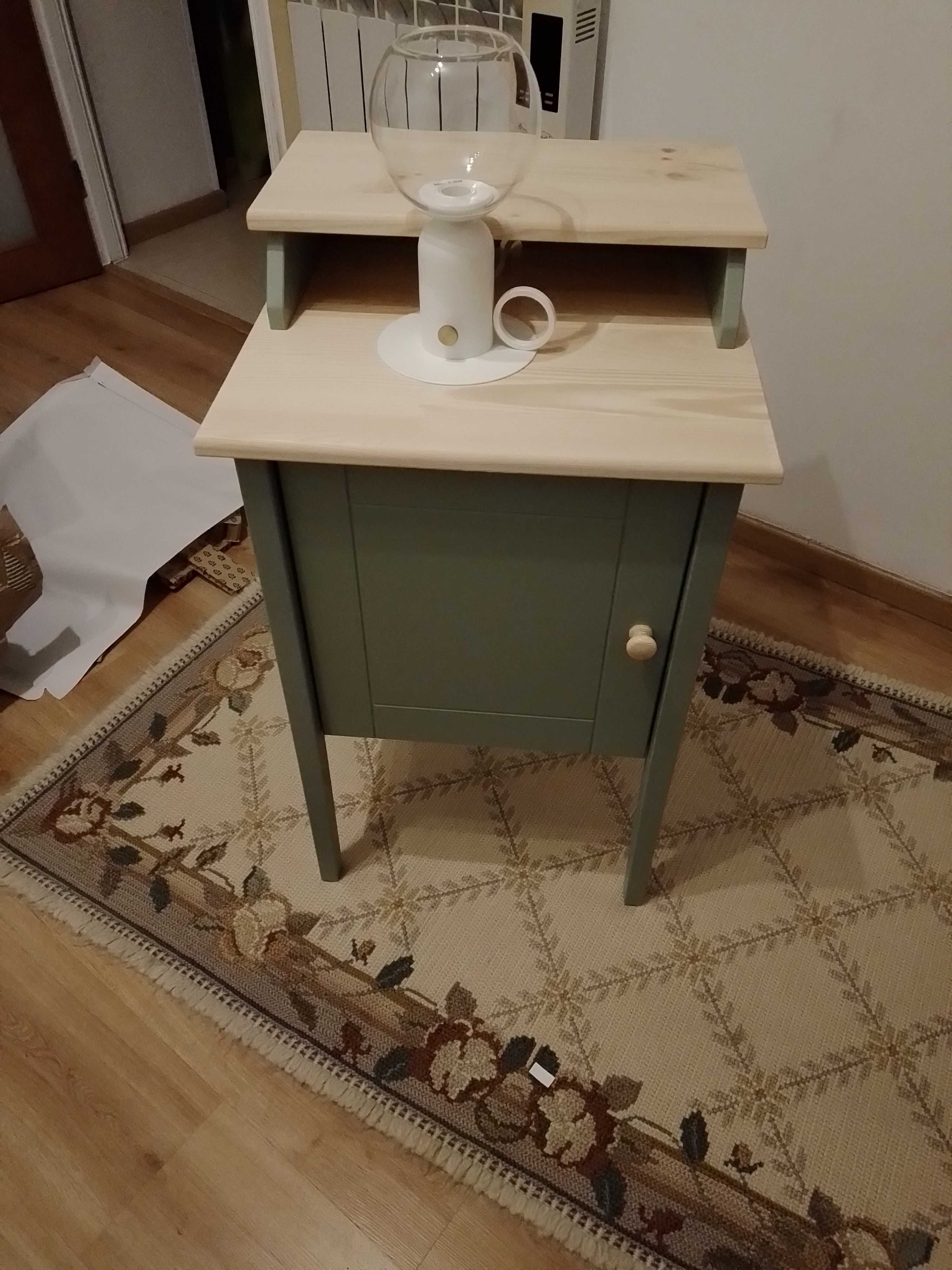 Mesa de Cabeceira Verde