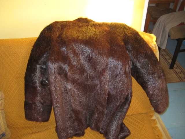 Futro z nutrii naturalne.Lata 80 Marka nie Hermes ! cena 100.