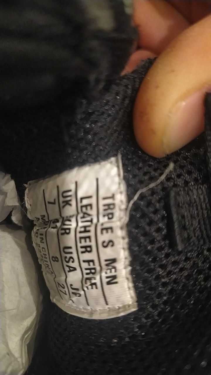 Balenciaga Triple S  R42,5