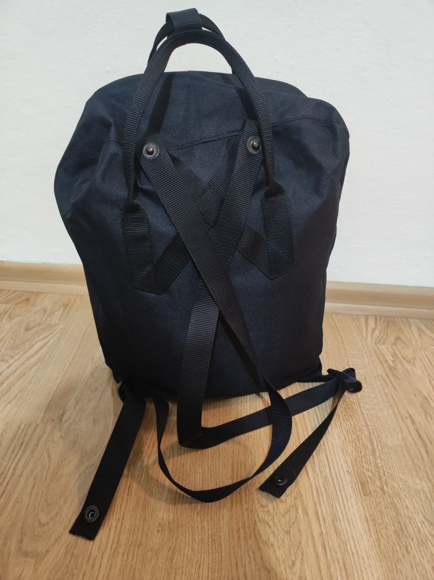 Plecak Fjallraven Kanken 
Model: uniwersalny
Rozmiar 16L l