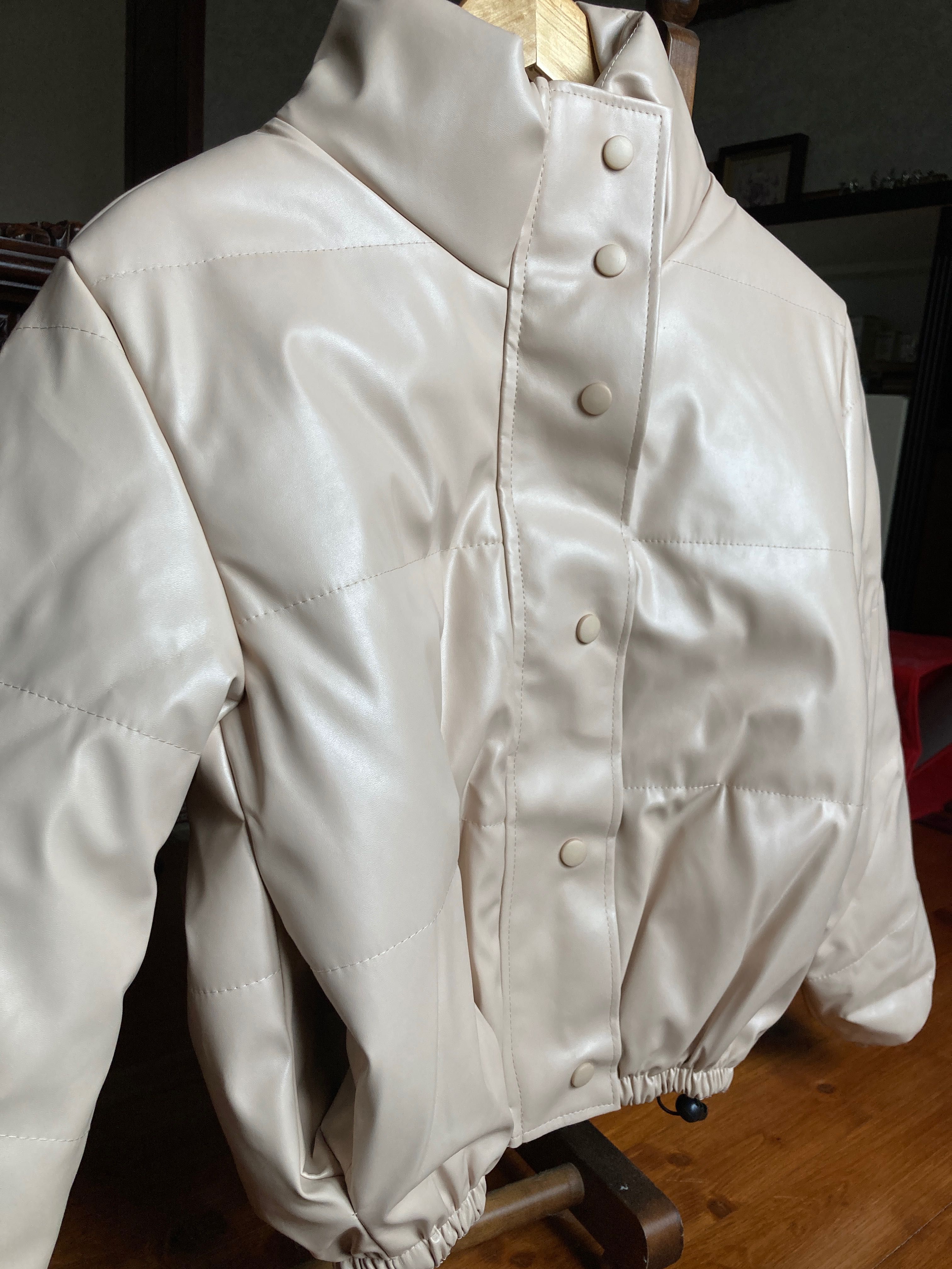 Куртка «пуховик» з екошкіри, розмір 44 (С). Весна/осінь