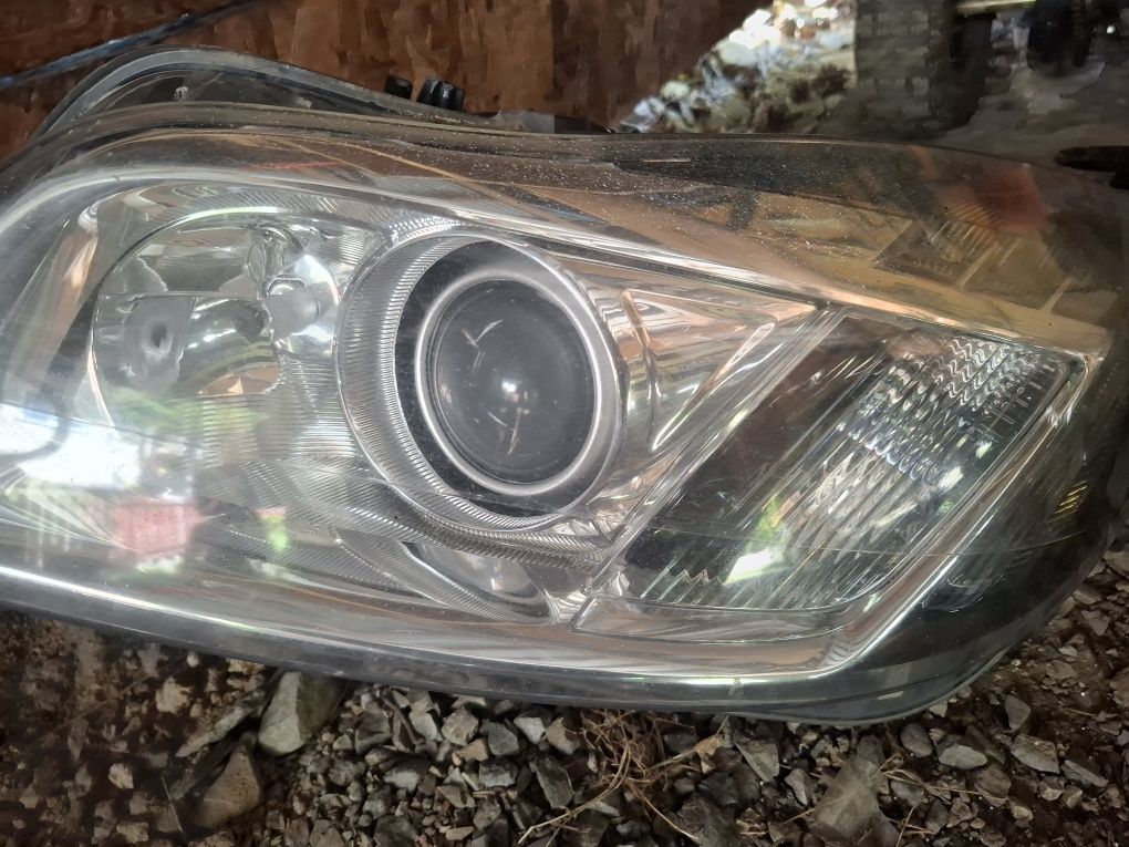 Sprzedam komplet lamp przednich bi-xenon skrętnych