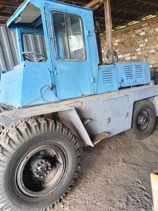 Продам львівський погрузчик мотор МТЗ д 240 коробка ЗІЛ міст ЗІЛ