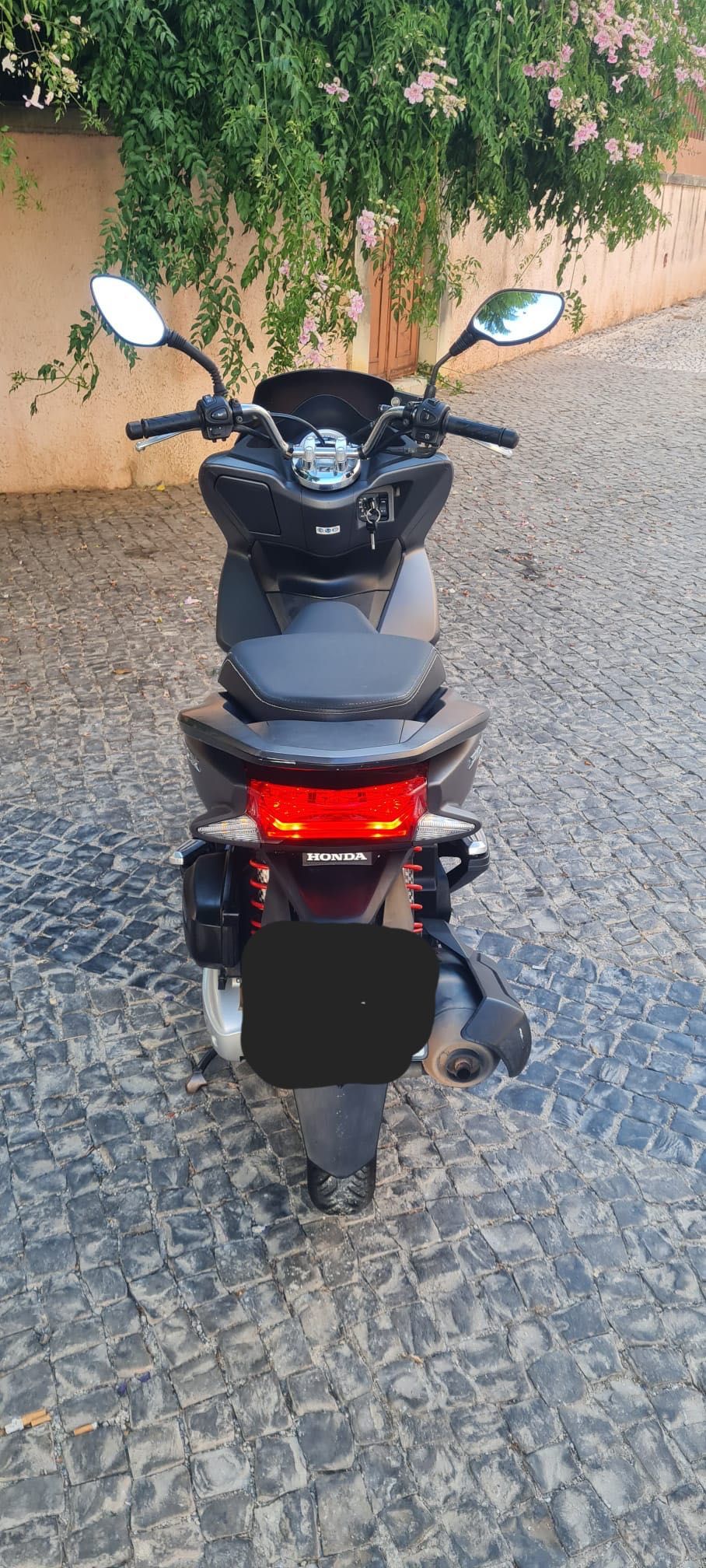 Venda Mota em ótimo estado.