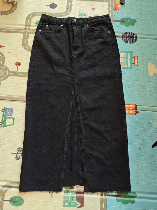 Чорна спідниця Stradivarius