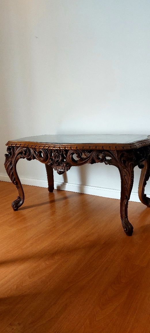 Mesa de centro trabalhada