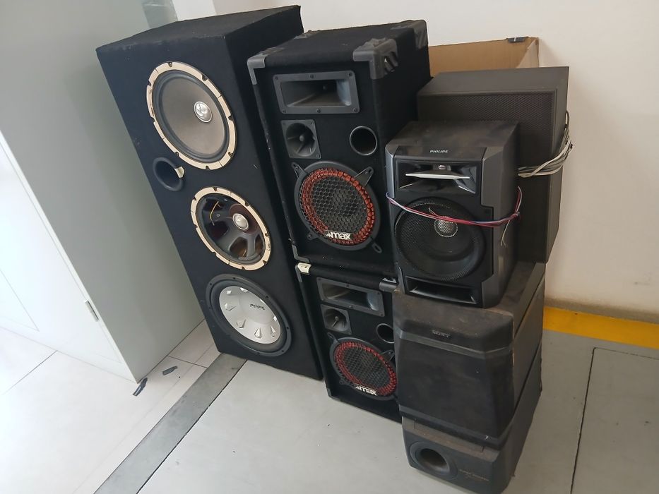 Material de com colunas amplificadores subwoofer