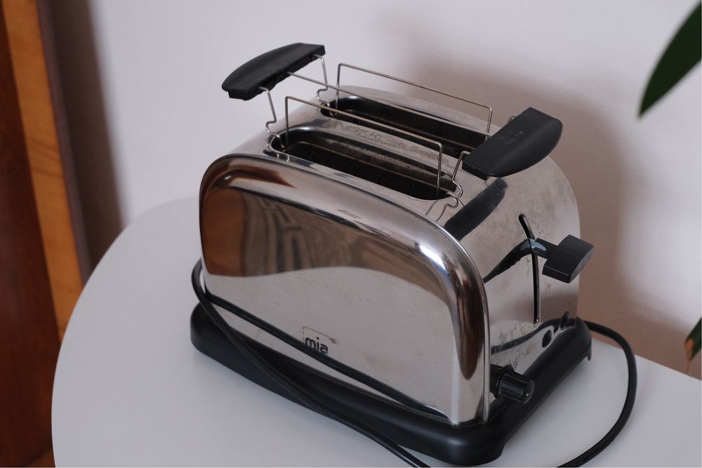 Тостер Mia Model No. ТА 4703а