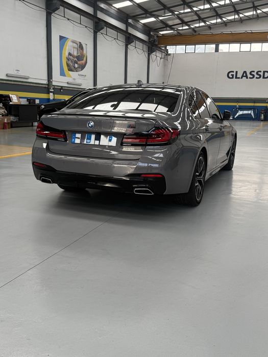 BMW 530e Pack M como novo