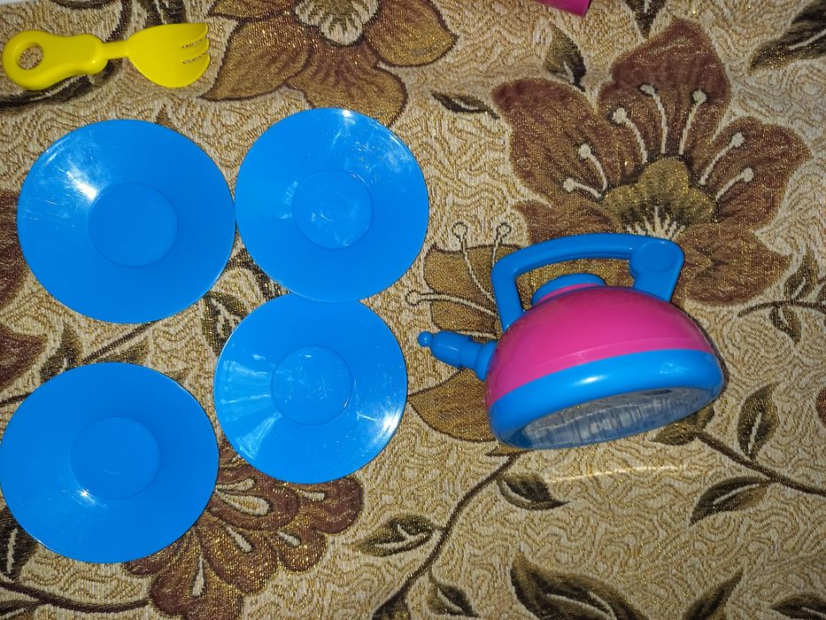 Посуд дитячий іграшковий