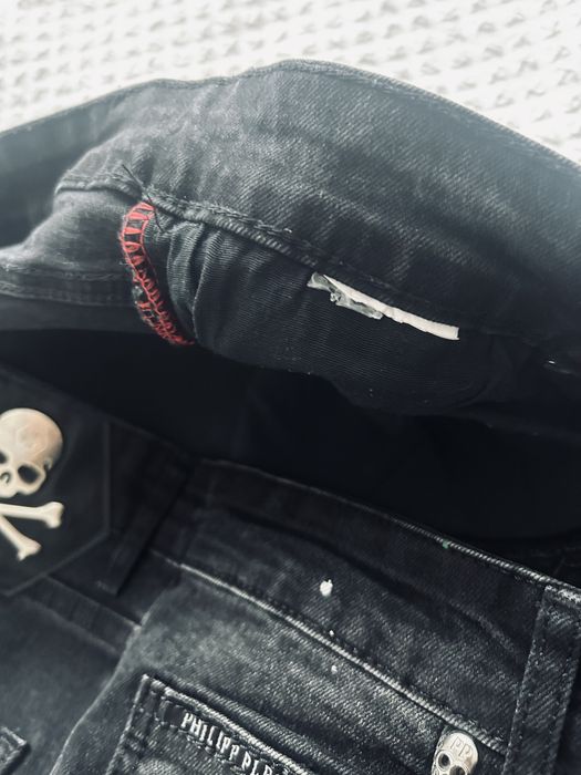 Philipp Plein spodnie meskie czarne dziury nakrapiane