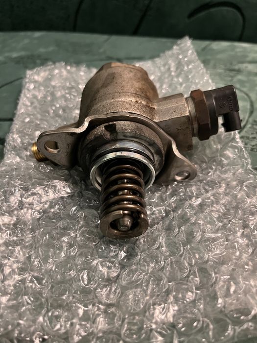 ПНВТ (ТНВД) Насос високого тиску VW TSI 2.0 06J127025E