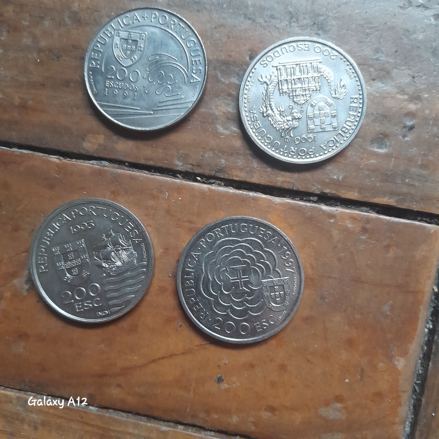 4 moedas de 200 escudos comemorativas centenários