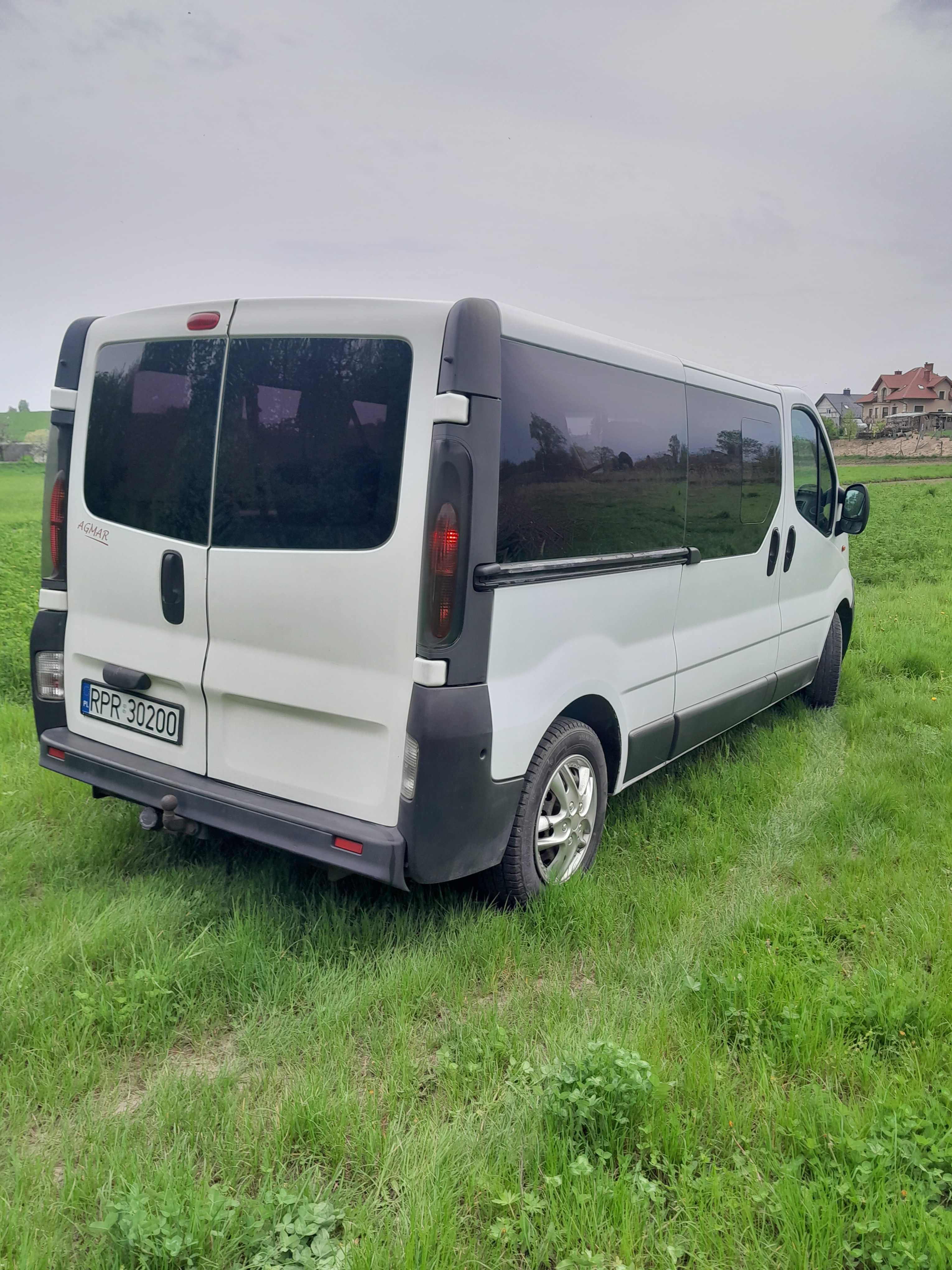 bus 9 osób 2006r renault trafic long,opel vivaro,mercedes vito