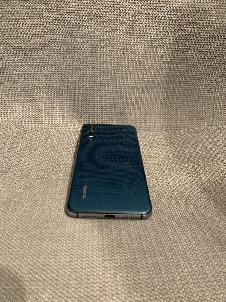 Huawei  P20 Midnight Blue - 64 GB ROM, 4 GB RAM**