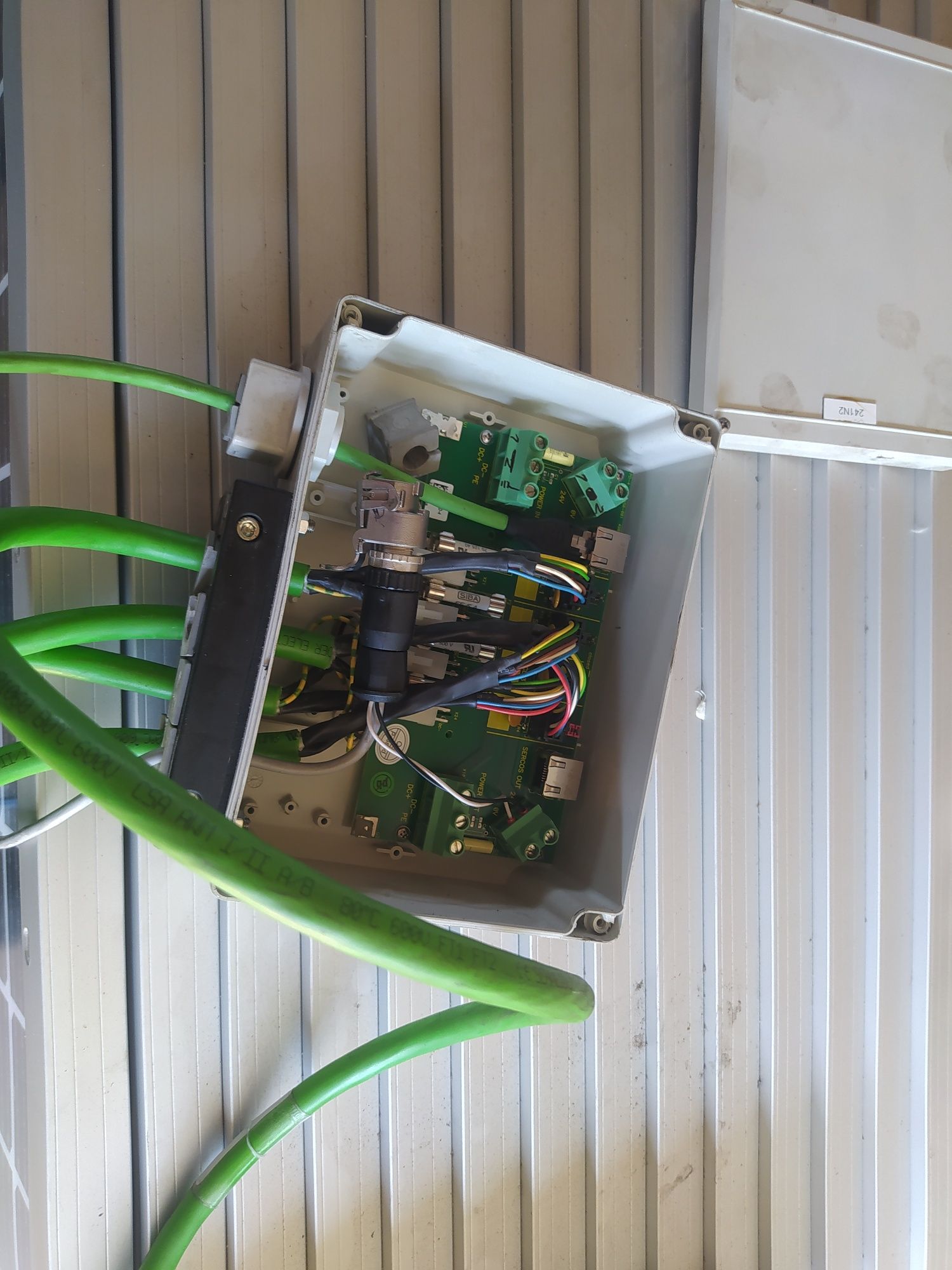 Servo AC Schneider 3sztuki skrzynka połaczniowa