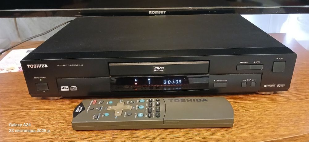 Toshiba CD i DVD програвач