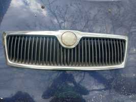 Grill atrapa chłodnicy skoda octavia II