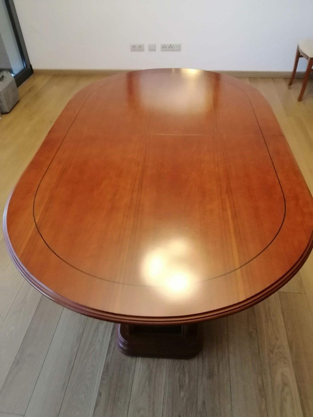 Mesa de jantar em Cerejeira com 1,65 X 1 extensível até 2 m