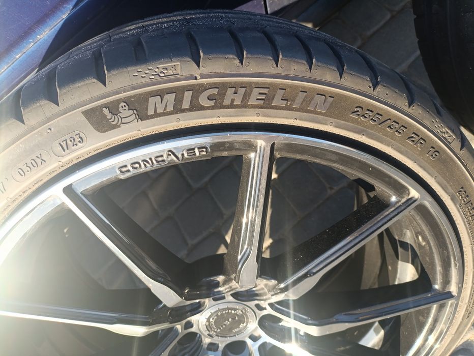 Felgi Concaver CVR4 19" 5x 112 z oponami Michelin