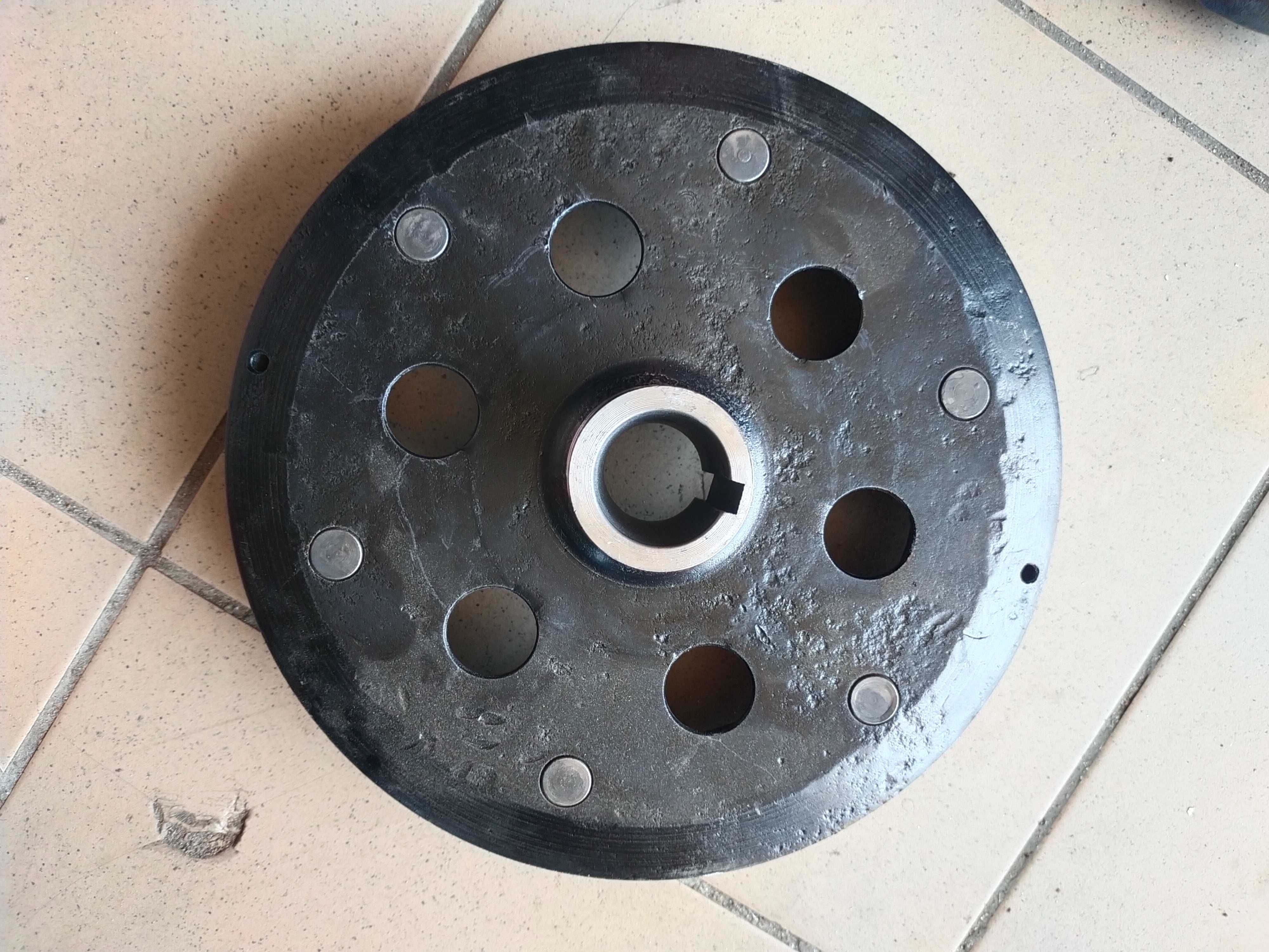 Oryginalne koło zamachowe BMW r 12 po regeneracji
