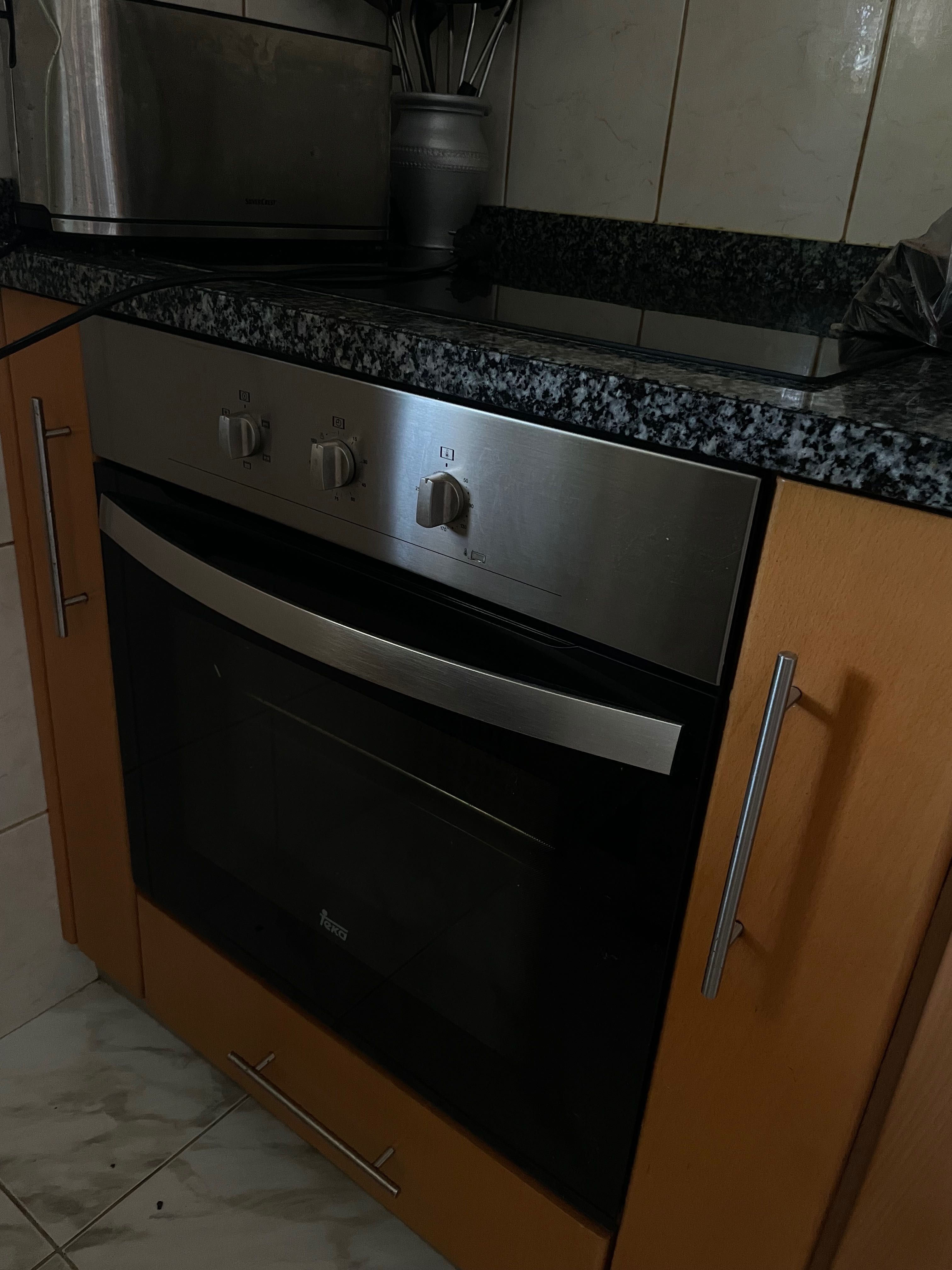 Mobília de cozinha completa