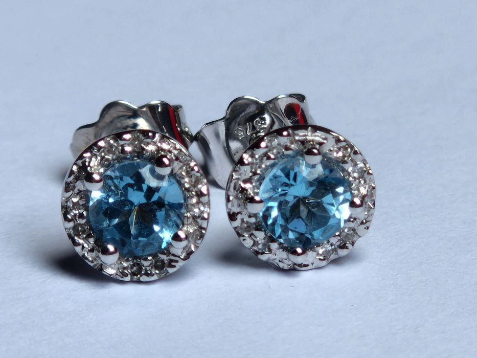 Kolczyki z białego złota 375 z naturalnymi akwamarynami i cyrkoniami