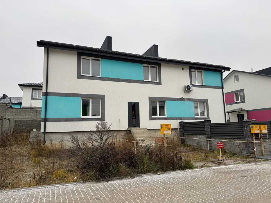 Сучасний котедж у масиві Липовий