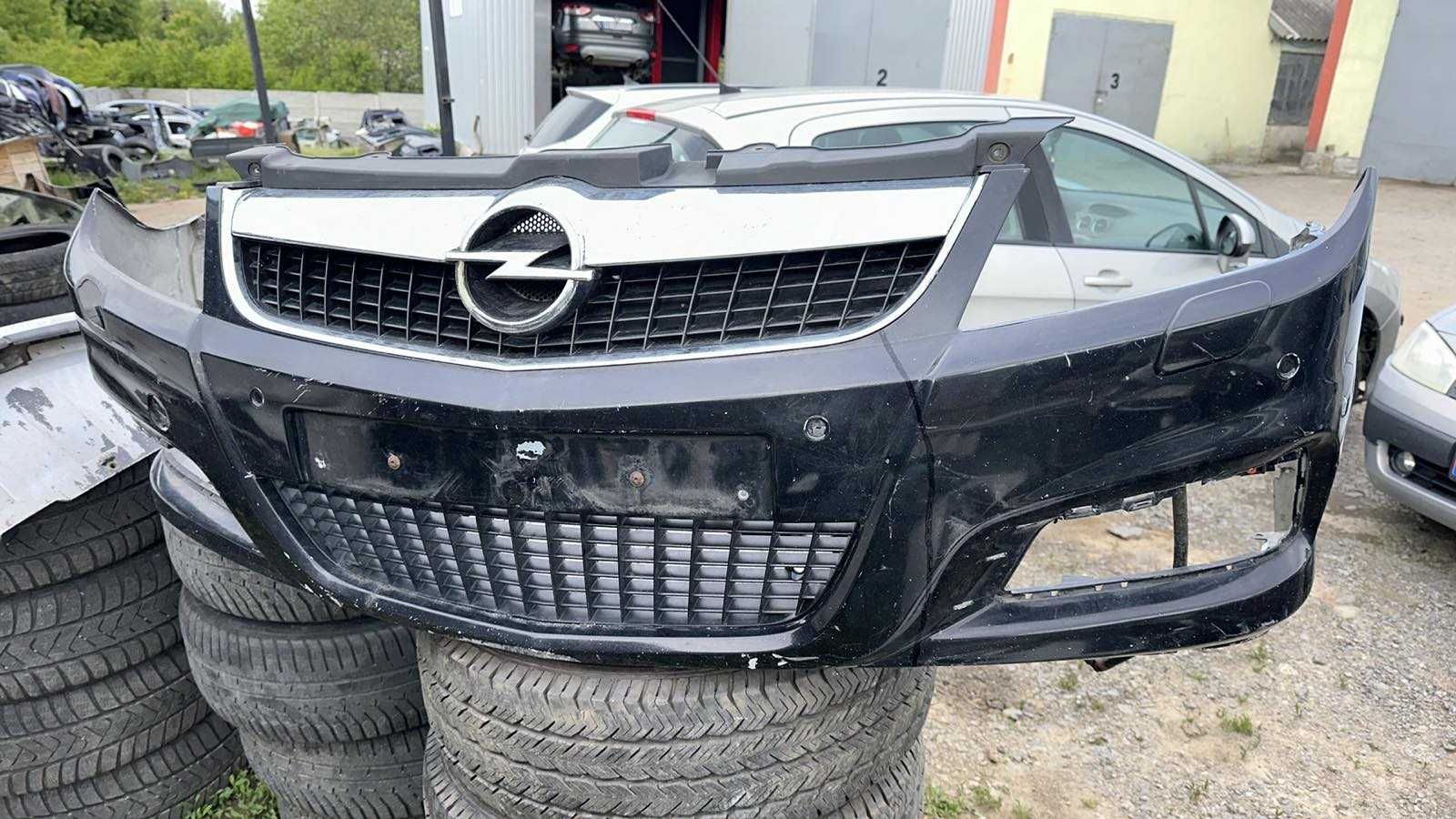 Передний бампер Opel Vectra C рестайл, туманки, губа, решетки