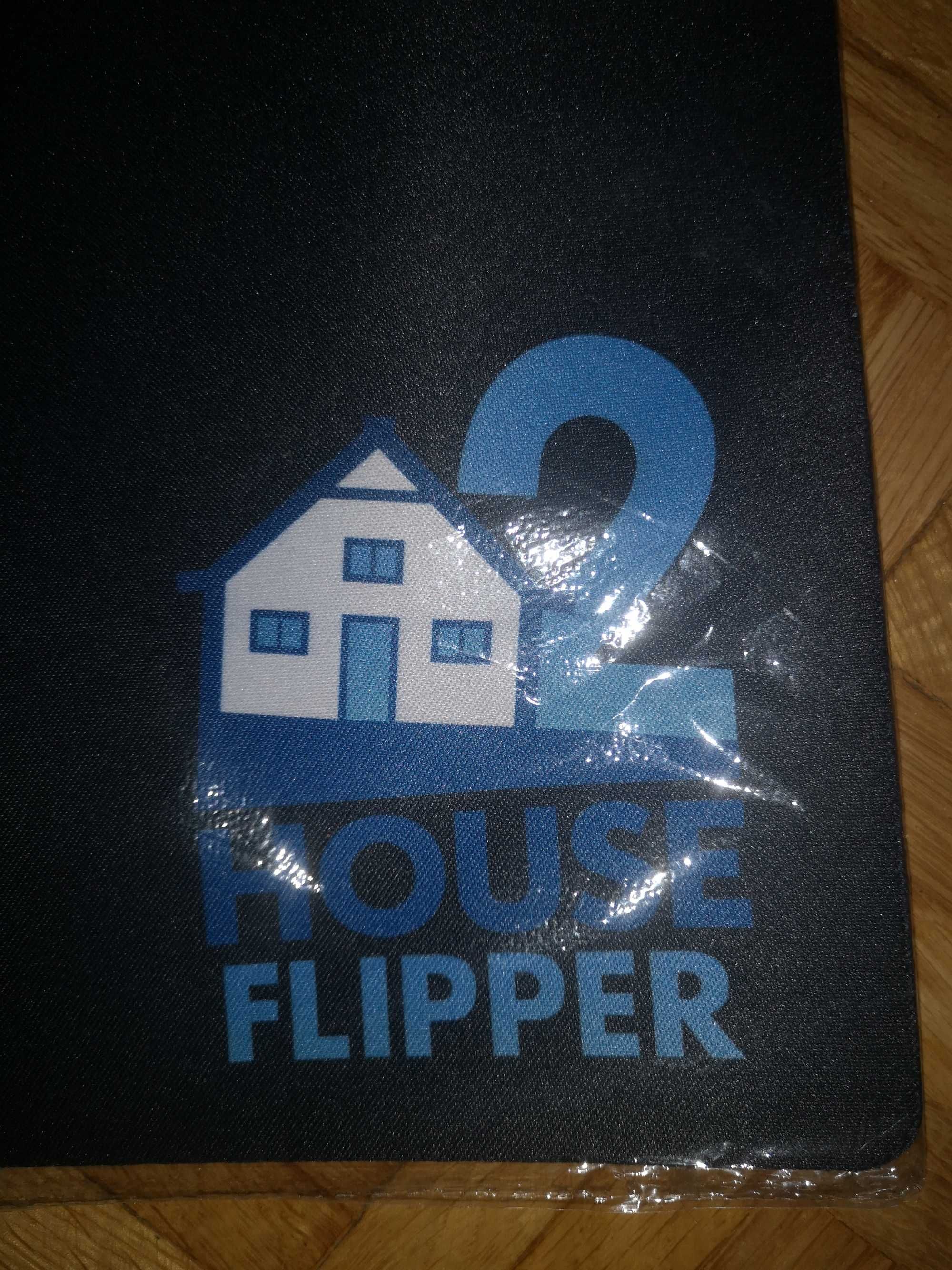 Duża podkładka pod mysz z logiem gry House Flipper 2 (nowa, w folii)