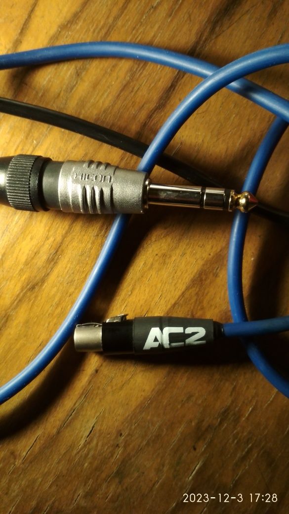 Kabel słuchawkowy AC2 do słuchawek AKG.