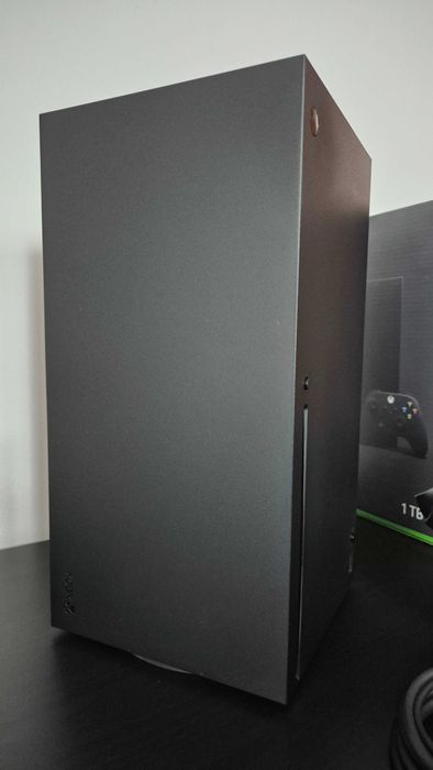 Konsola XBOX Series X | 5 gier | mało używana
