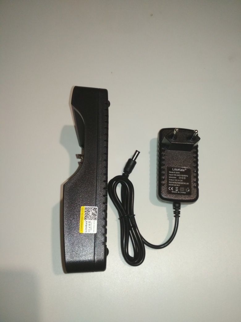 Powerbank + Универсальное зарядное устройство LiitoKala lii-500 для вс