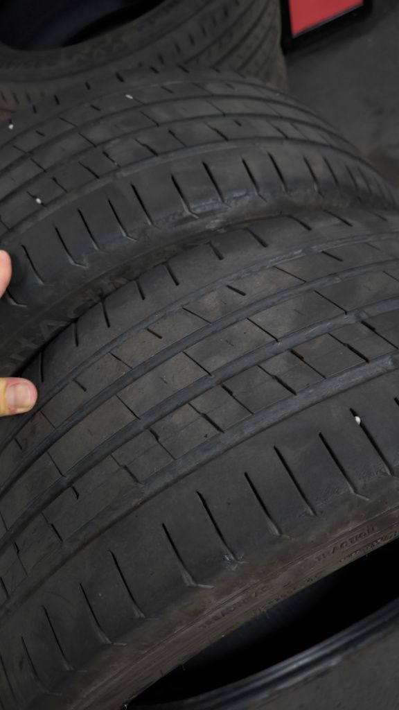 2  pneus 235/45/17 (30€ para todos) Porto