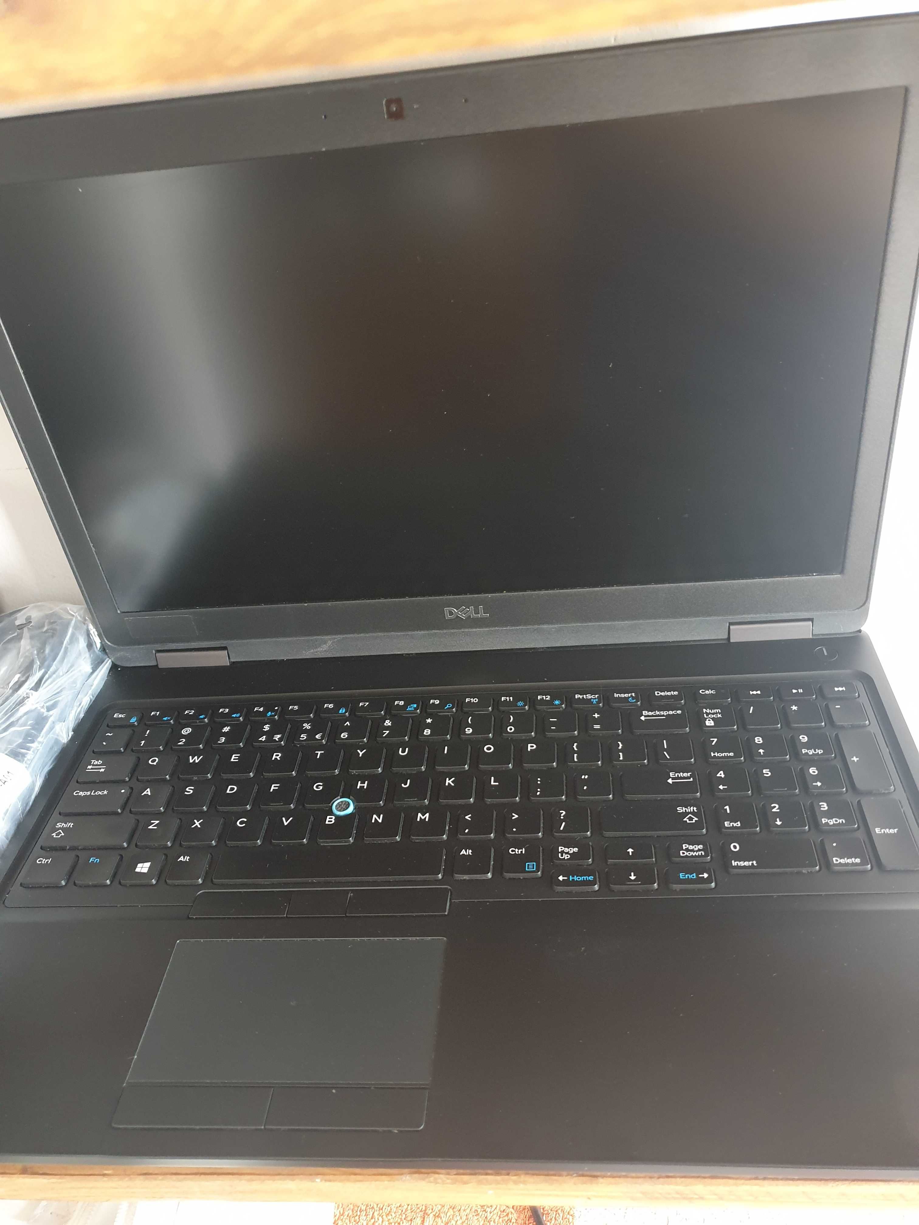 Dell Latitude 5591 • i5-8400H • 15,6 cali • 16GB RAM • 512GB SSD Win11