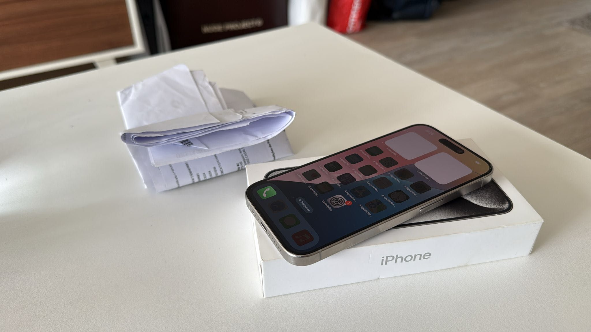 Vendo iPhone 15 Pro 128Gb Livre Branco Fatura e Garantia