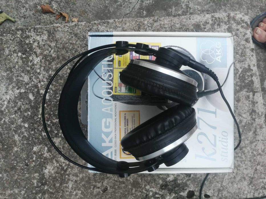 Продам наушники Akg K 271 made in Avstia.