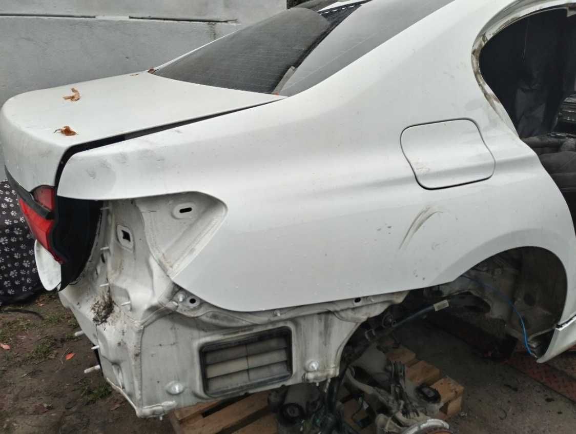 BMW 7 G11  G12  крило чверть фільонка задня
