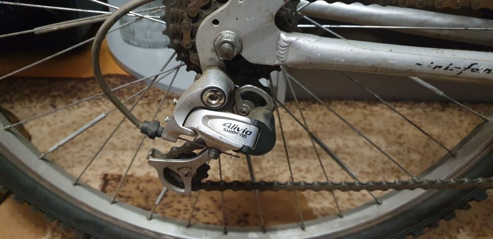 Продам спортивный велосипед"Wracing"алюминиевая рама,26 колеса