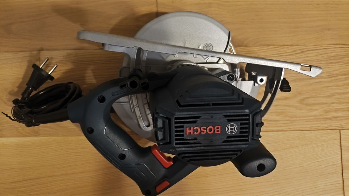 Piła tarczowa BOSCH GLS 140 Professional