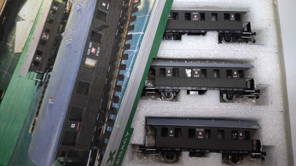 Modele 3 wagonów osobowych Ci, PKP, skala H0 (1:87)