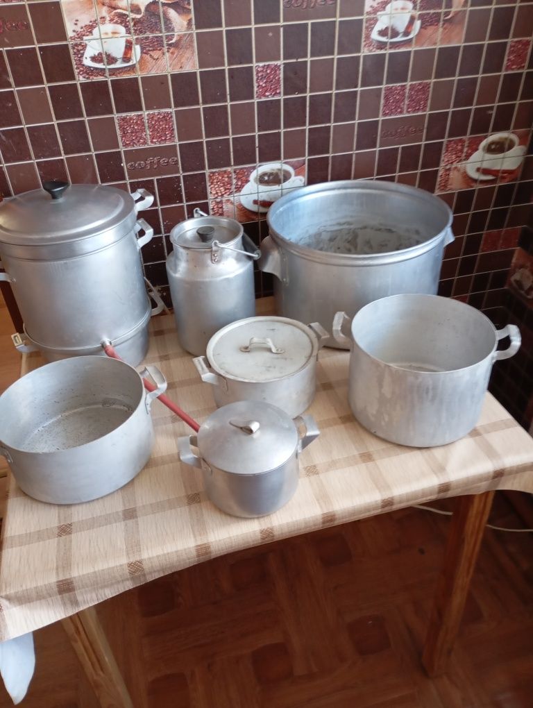 Продам алюминиевые кастрюли б/у, состояние на фото, без дыр