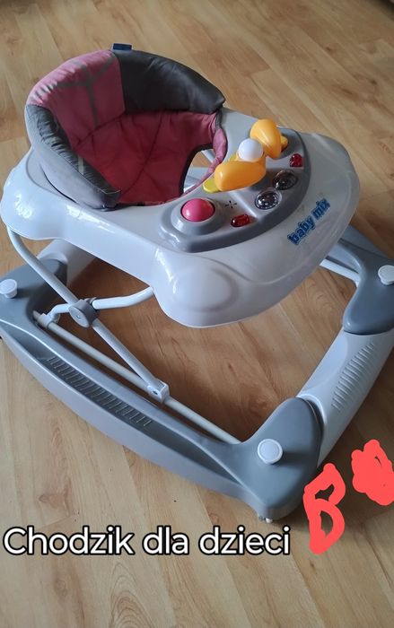 Dla dziecka:fotelik. Dostawka do wózka. Chodzik . Podgrzewacz dobutel