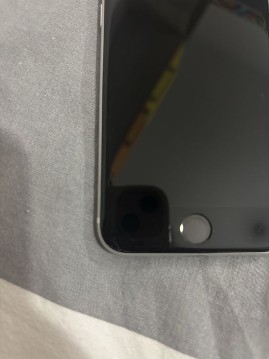 iPhone SE (2020)